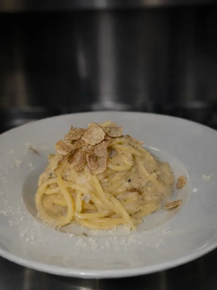 Spaghettis cacio e pepe à la truffe